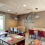 Hotel Campanile Geneve - 3*