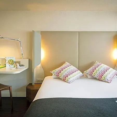 Hotel Campanile Geneve - 3*