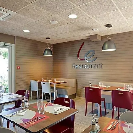 Hotel Campanile Geneve - 3*