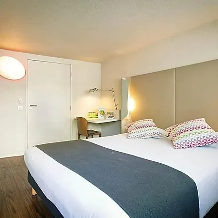 Campanile Geneve - 3*