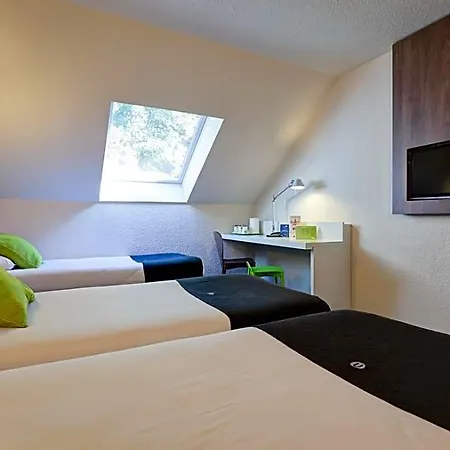 Hotel Campanile Geneve - 3*