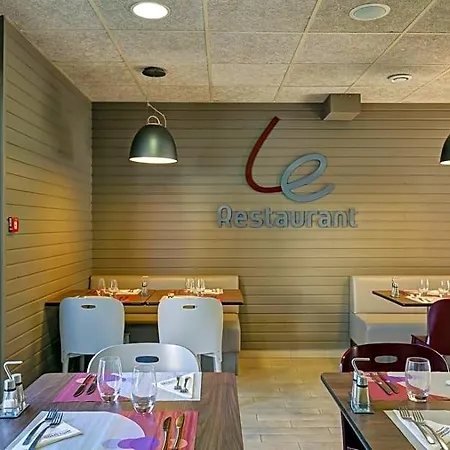 Campanile Geneve - 3*